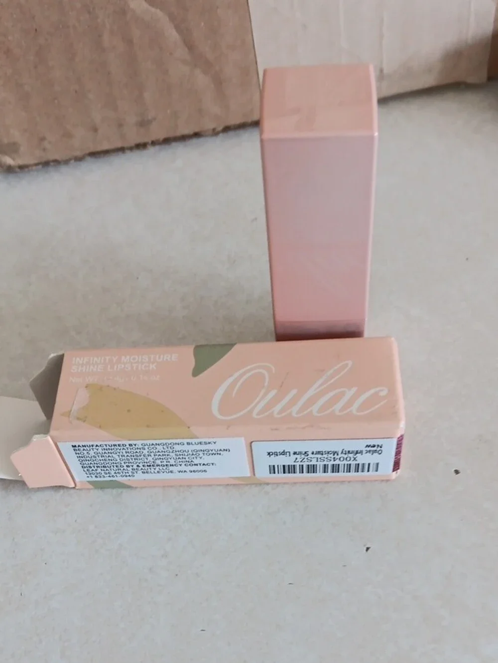 Oulac Infinity Moisture Shine Lipstick with Shimmer. Color Wildfire D05.